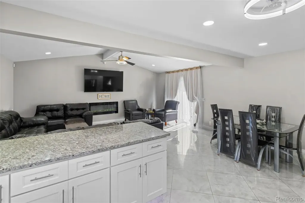13670 Terra Santa Drive Sterling Heights City MI 48312