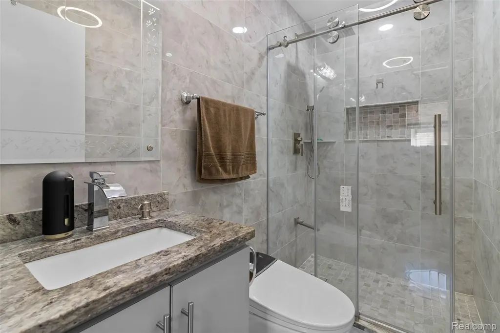 13670 Terra Santa Drive Sterling Heights City MI 48312