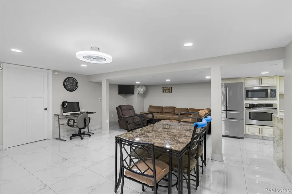 13670 Terra Santa Drive Sterling Heights City MI 48312