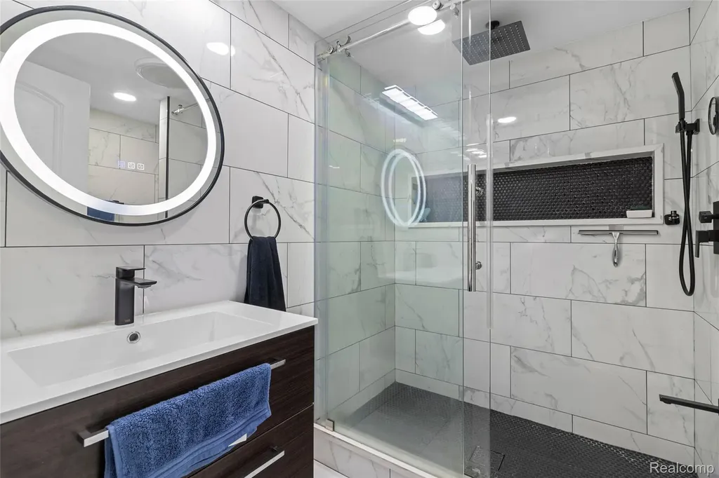 13670 Terra Santa Drive Sterling Heights City MI 48312