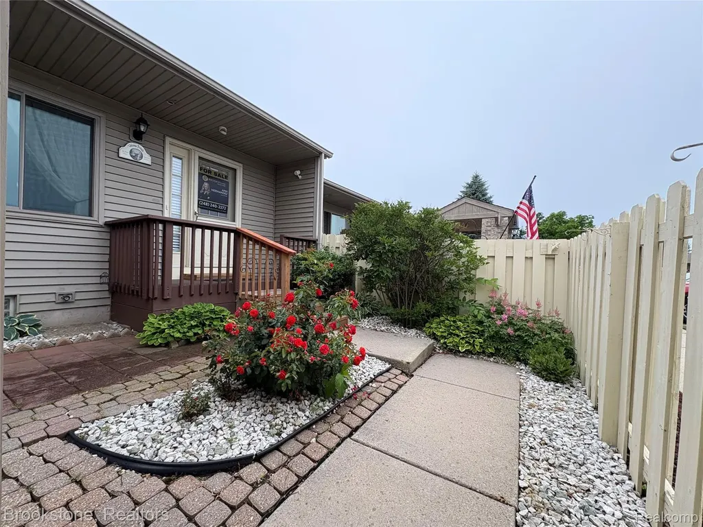 62401 Raleigh Court South Lyon City MI 48178