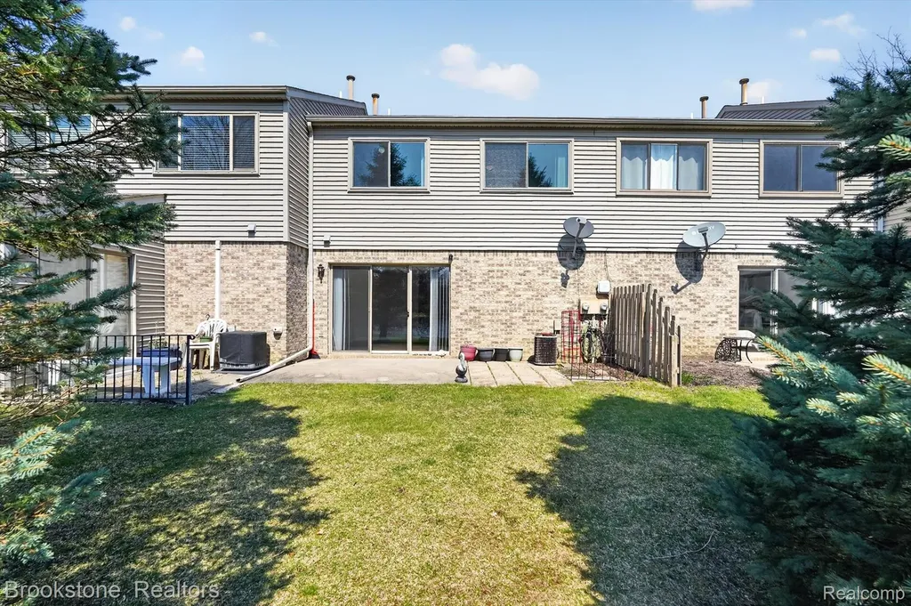 62401 Raleigh Court South Lyon City MI 48178