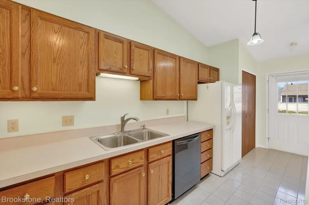 62401 Raleigh Court South Lyon City MI 48178