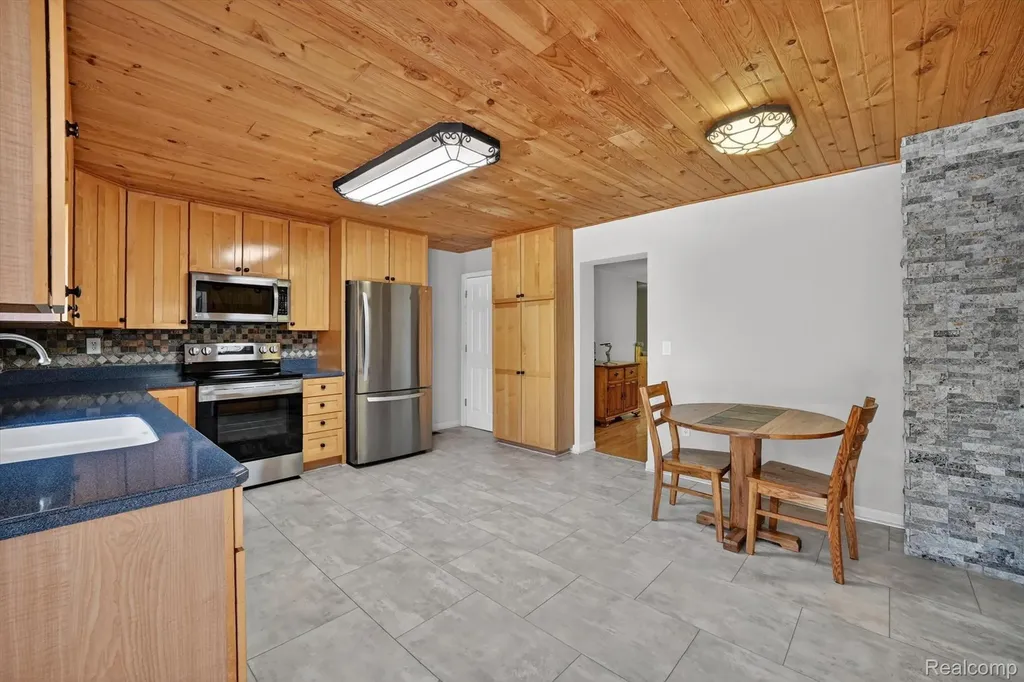 10520 North Dixie Berlin Charter Township MI 48179