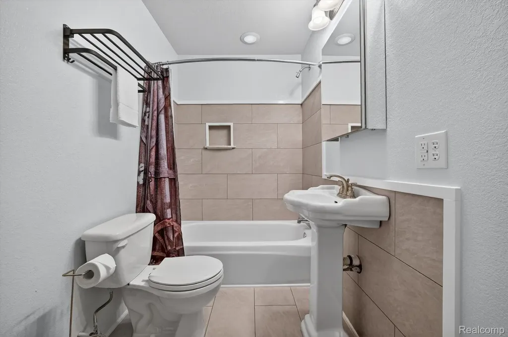 10520 North Dixie Berlin Charter Township MI 48179