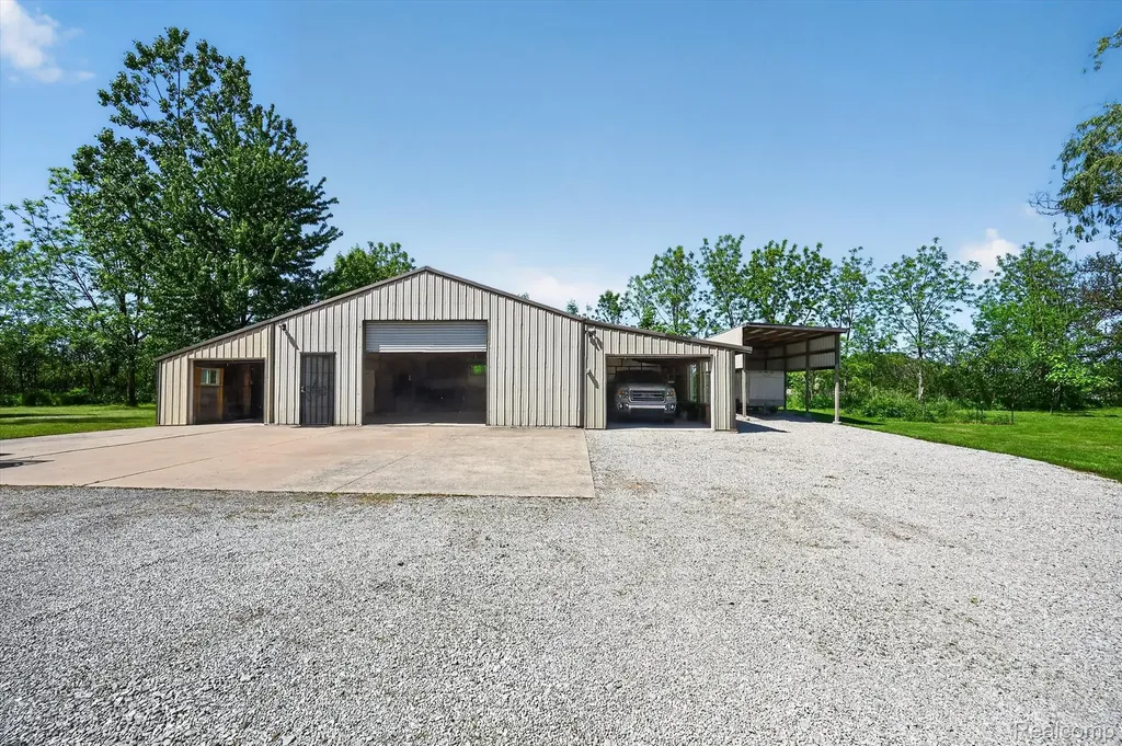 10520 North Dixie Berlin Charter Township MI 48179