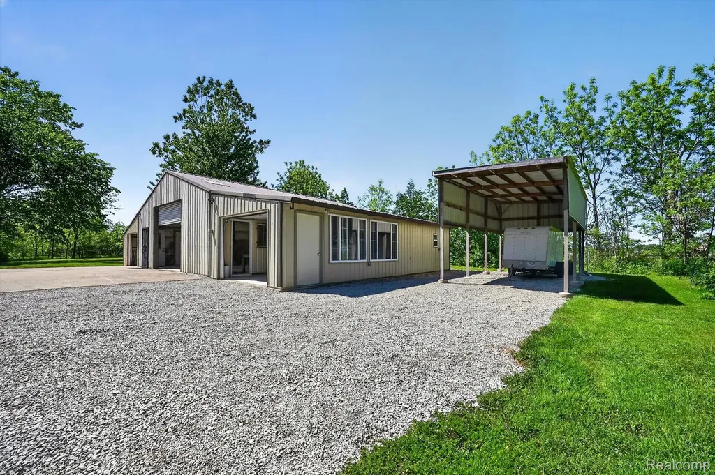 10520 North Dixie Berlin Charter Township MI 48179