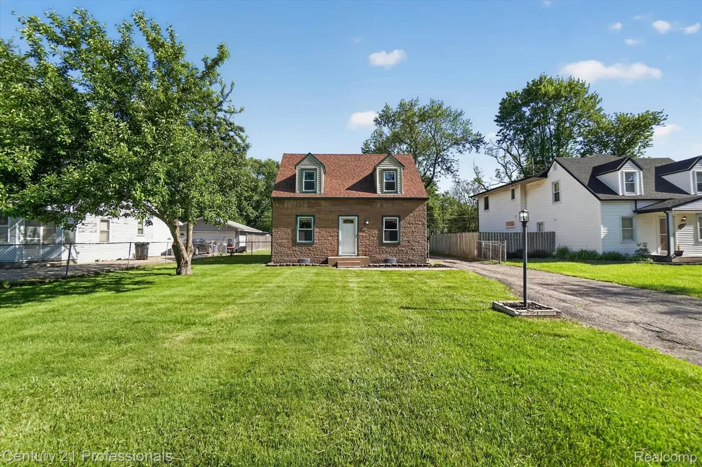 28524 7 Mile Road Livonia City MI 48152