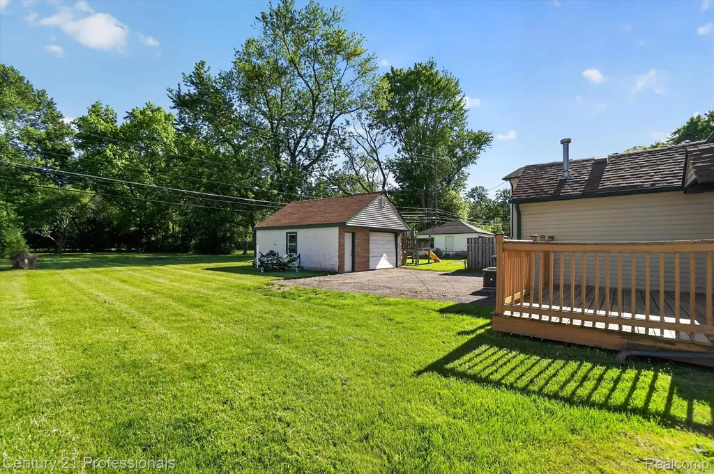 28524 7 Mile Road Livonia City MI 48152