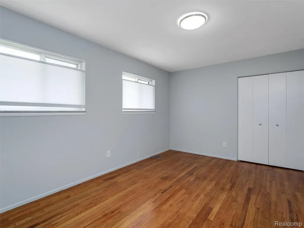 29242 Barkley Street Livonia City MI 48154