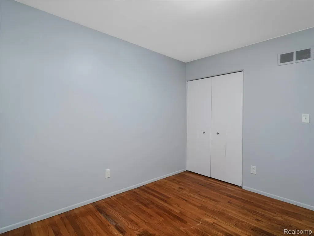 29242 Barkley Street Livonia City MI 48154