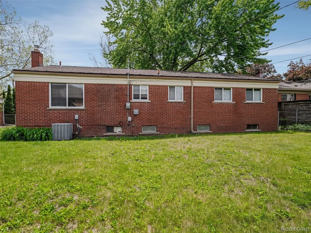29242 Barkley Street Livonia City MI 48154