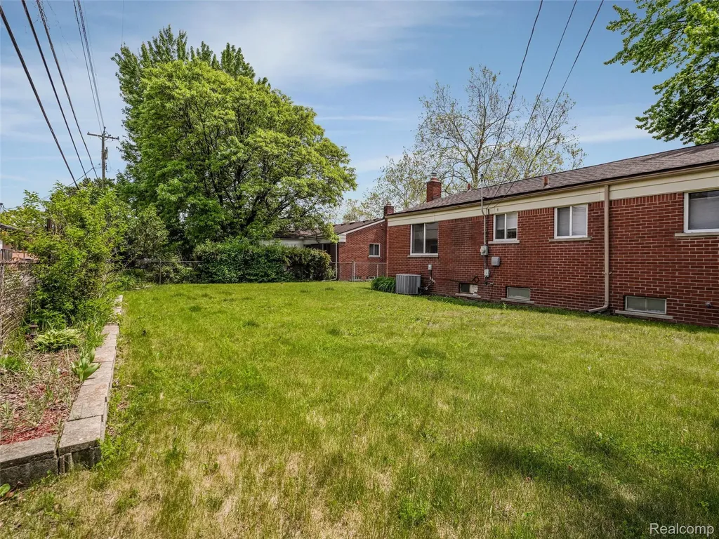 29242 Barkley Street Livonia City MI 48154