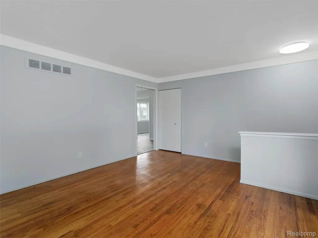 29242 Barkley Street Livonia City MI 48154
