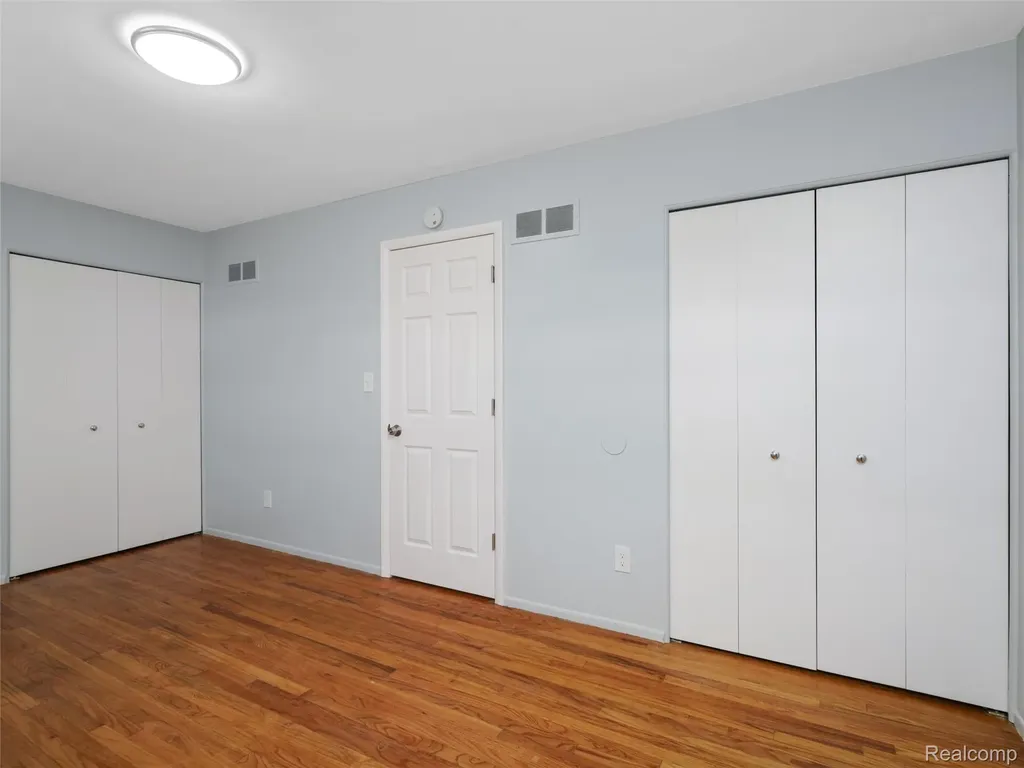 29242 Barkley Street Livonia City MI 48154