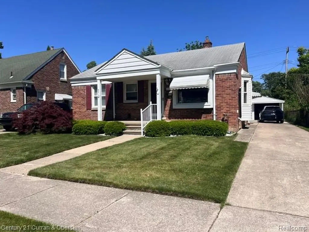 9912 Kinloch Redford Charter Township MI 48239
