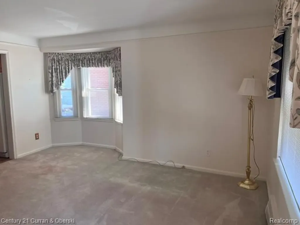 9912 Kinloch Redford Charter Township MI 48239