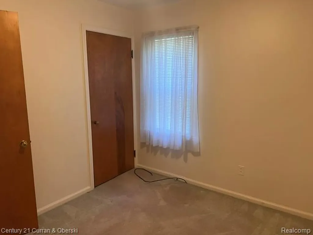 9912 Kinloch Redford Charter Township MI 48239