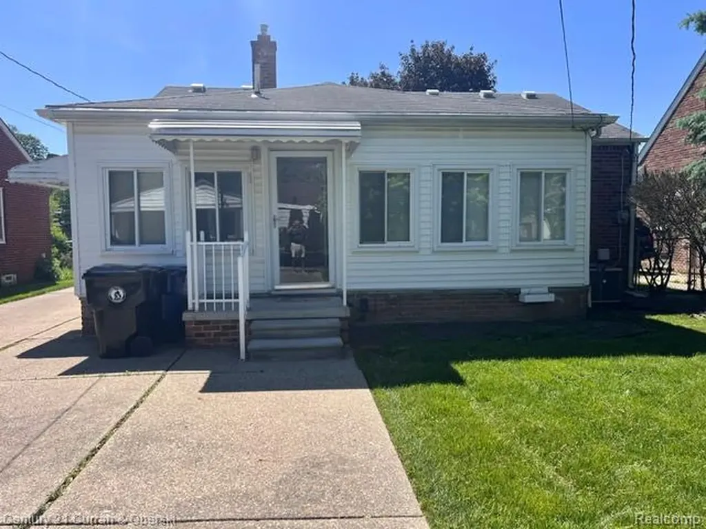9912 Kinloch Redford Charter Township MI 48239