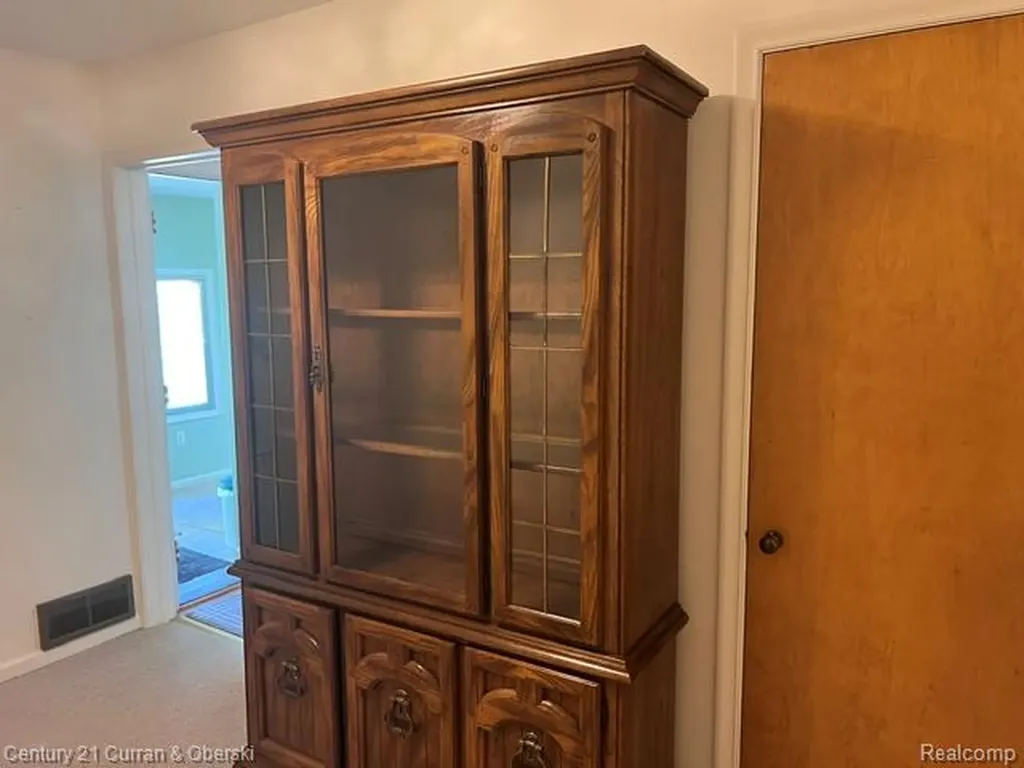 9912 Kinloch Redford Charter Township MI 48239