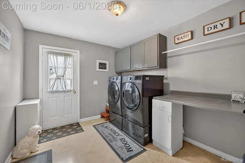 25587 Winding Creek Drive Huron Charter Township MI 48164