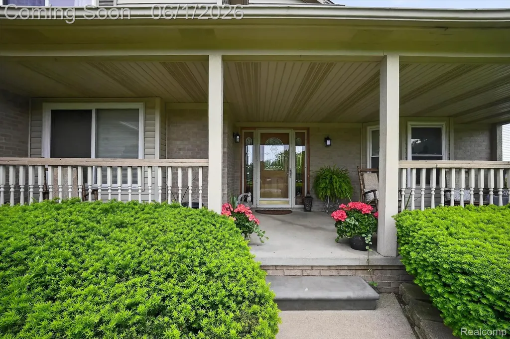 25587 Winding Creek Drive Huron Charter Township MI 48164