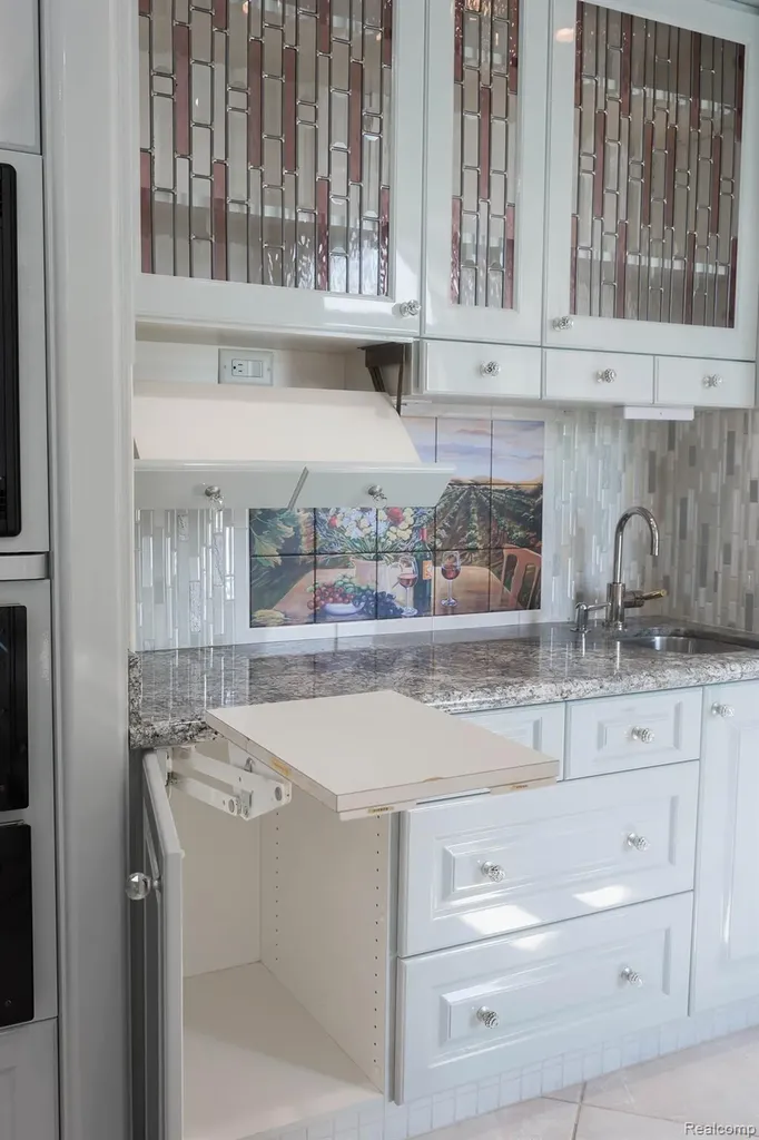 68373 Lake Angela Pointe Richmond City MI 48062