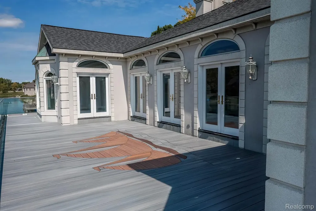 68373 Lake Angela Pointe Richmond City MI 48062