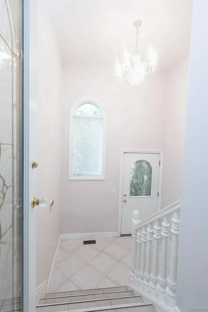 68373 Lake Angela Pointe Richmond City MI 48062