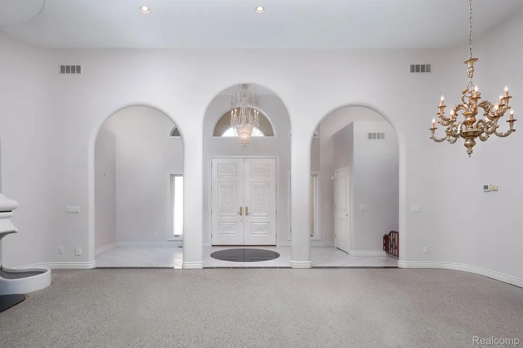 68373 Lake Angela Pointe Richmond City MI 48062