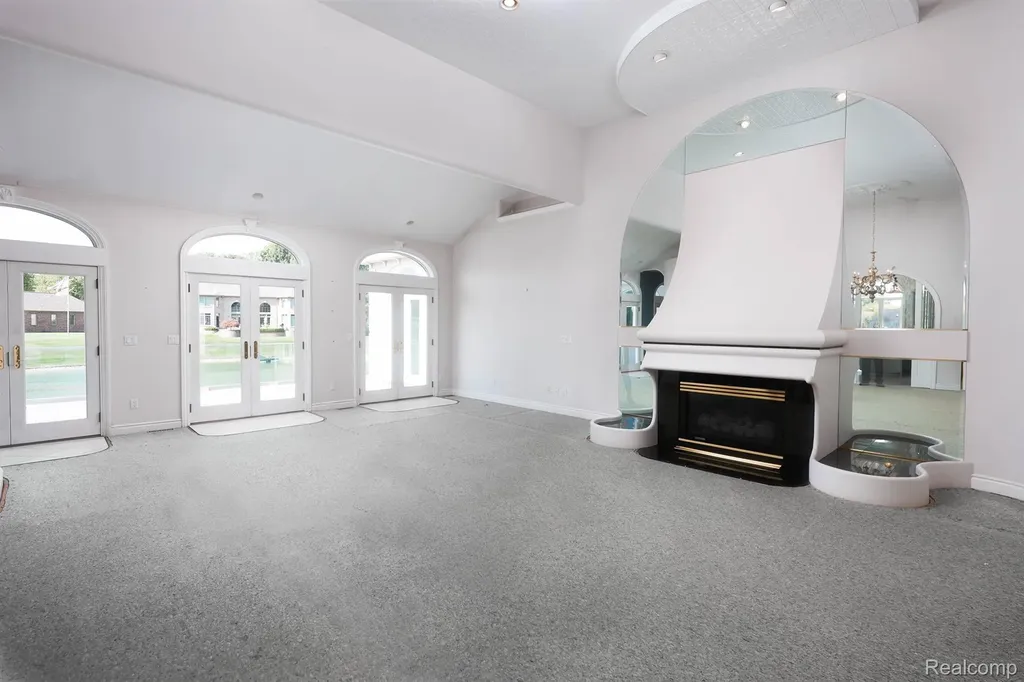 68373 Lake Angela Pointe Richmond City MI 48062