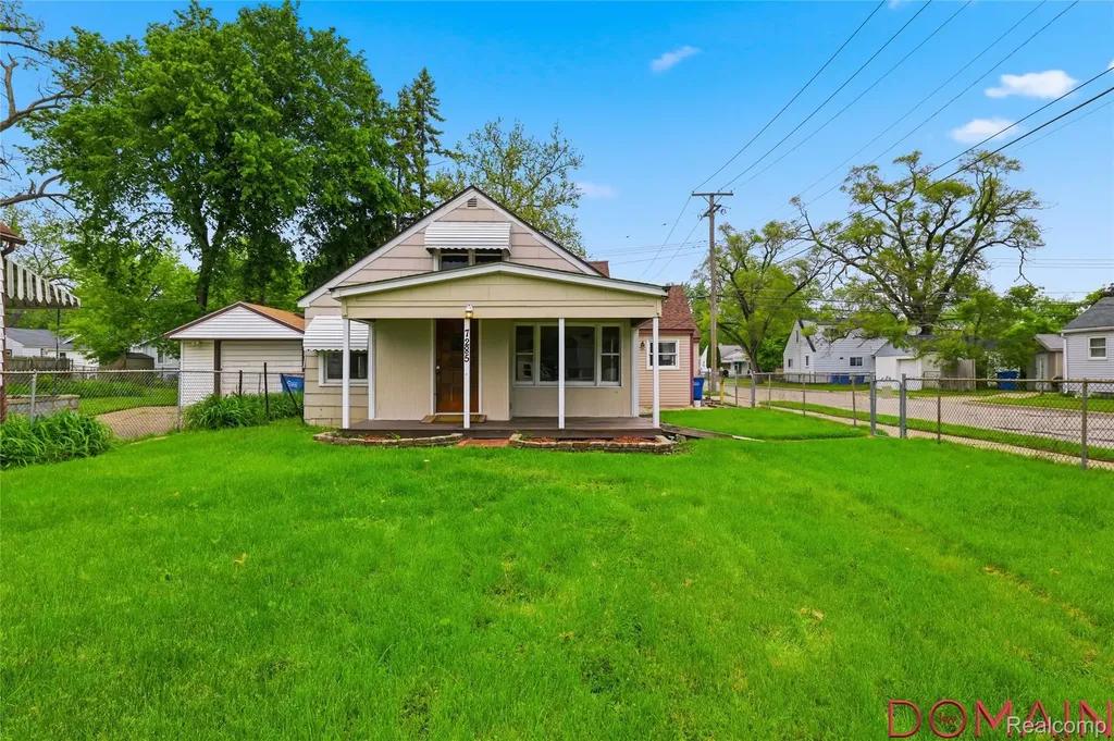 7285 Prospect Avenue Warren City MI 48091