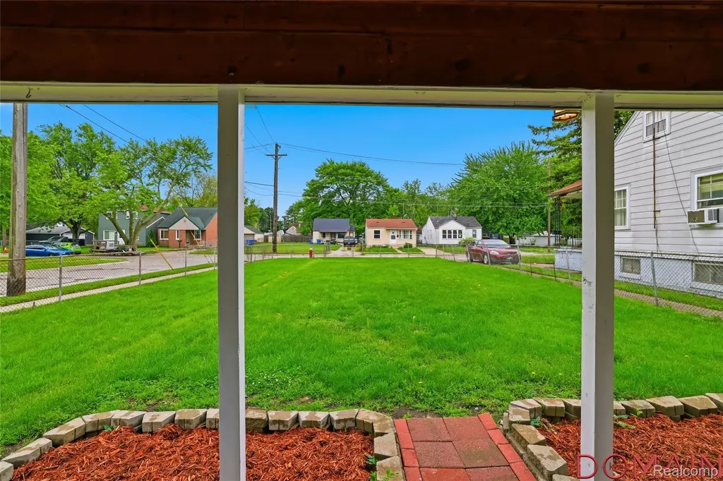 7285 Prospect Avenue Warren City MI 48091