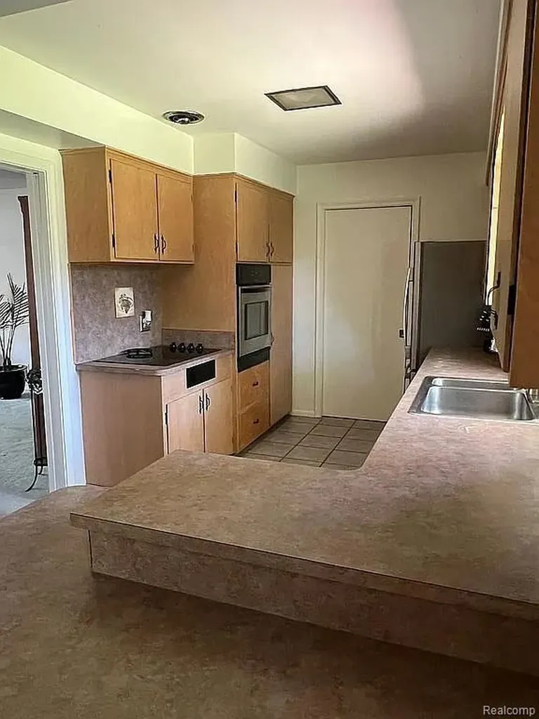 2507 Carlyle Drive Kalamazoo City MI 49008