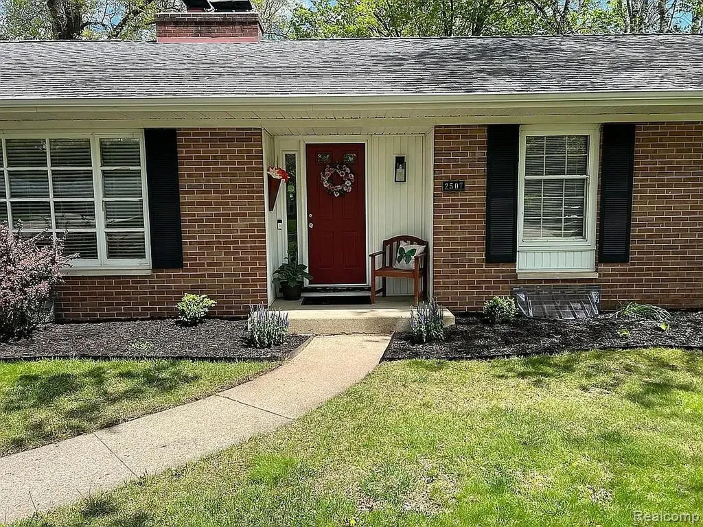 2507 Carlyle Drive Kalamazoo City MI 49008
