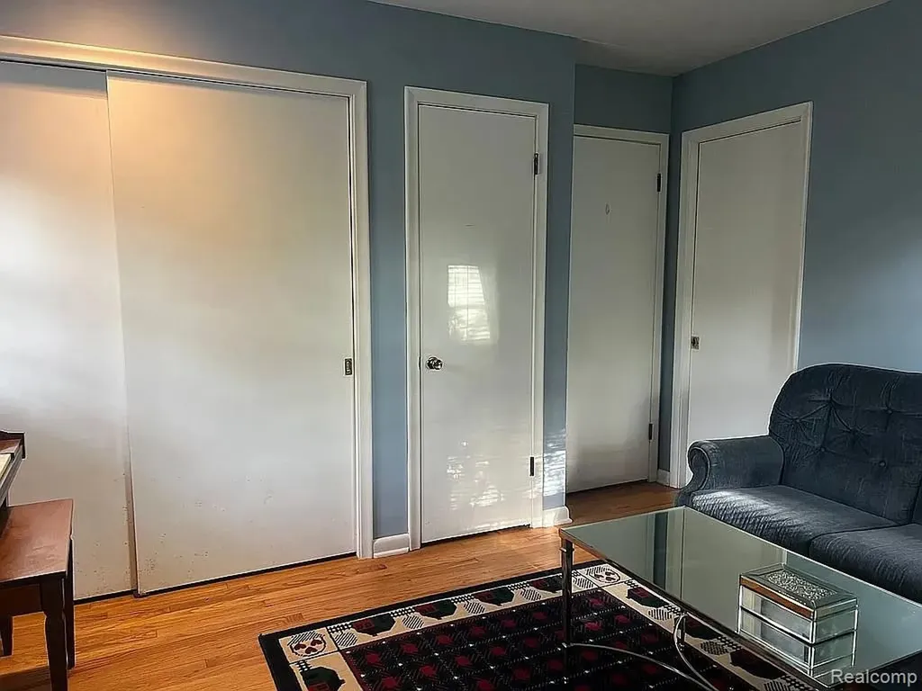 2507 Carlyle Drive Kalamazoo City MI 49008