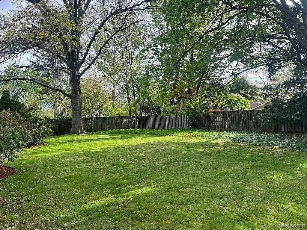 2507 Carlyle Drive Kalamazoo City MI 49008