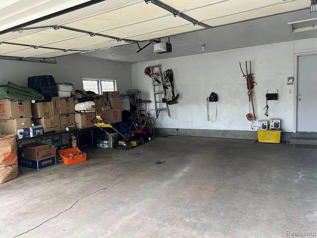 2507 Carlyle Drive Kalamazoo City MI 49008