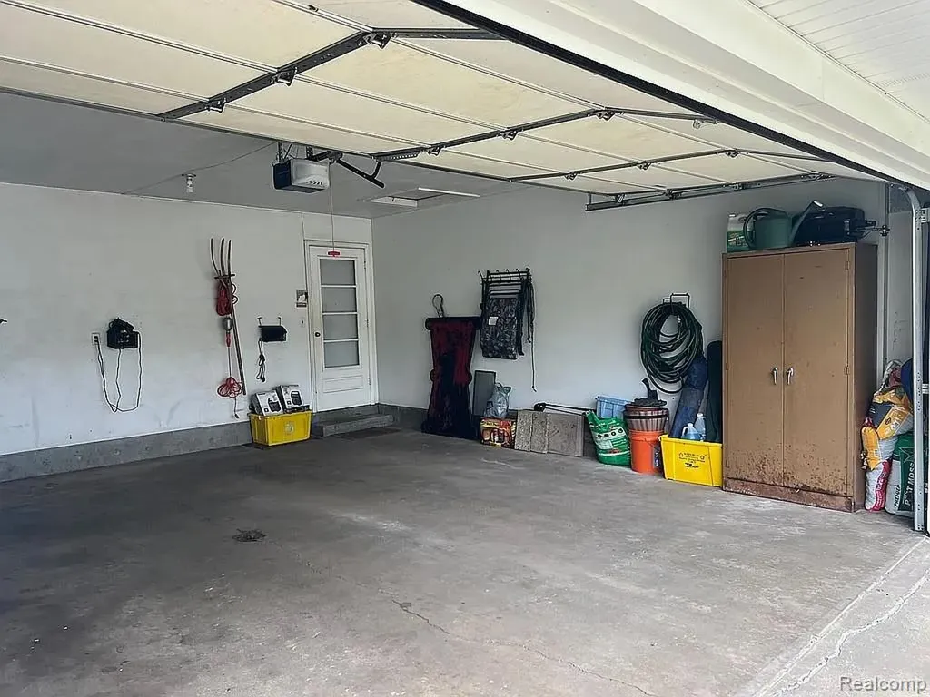 2507 Carlyle Drive Kalamazoo City MI 49008