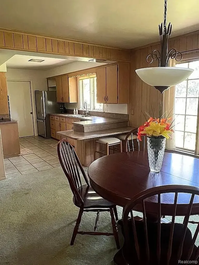 2507 Carlyle Drive Kalamazoo City MI 49008