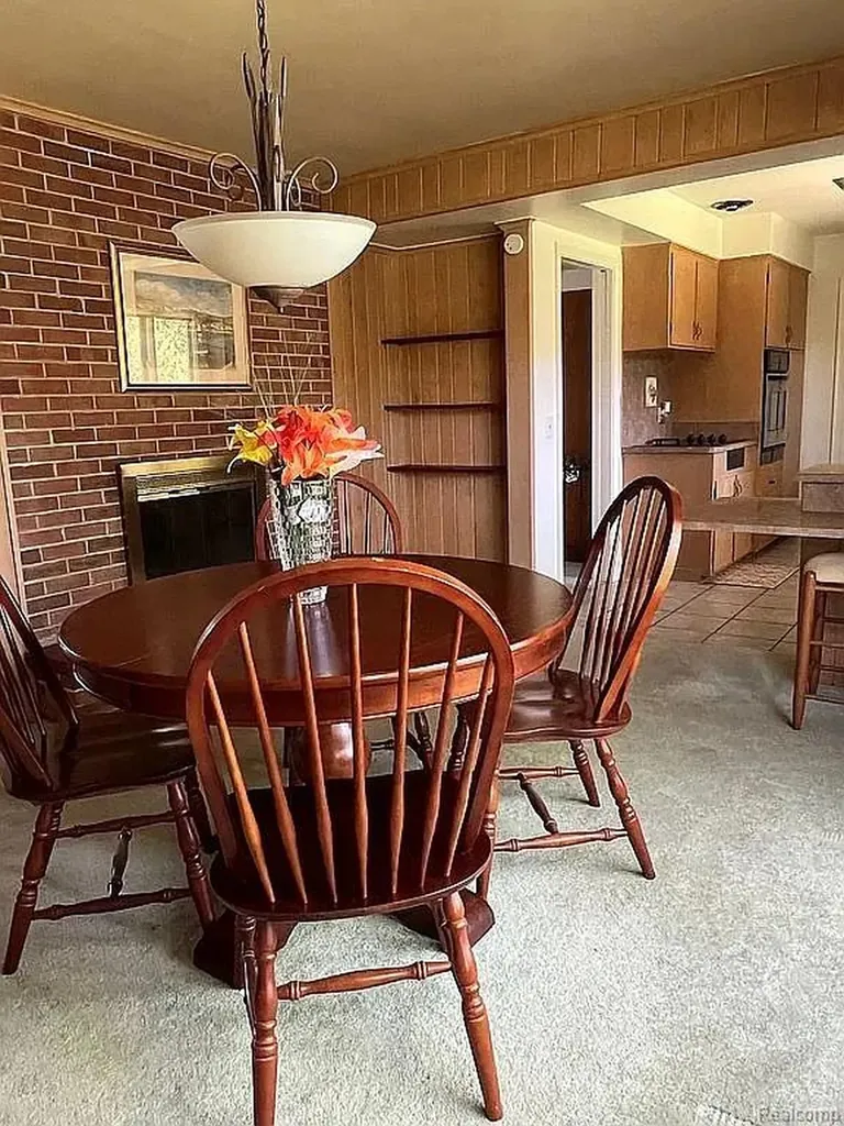 2507 Carlyle Drive Kalamazoo City MI 49008