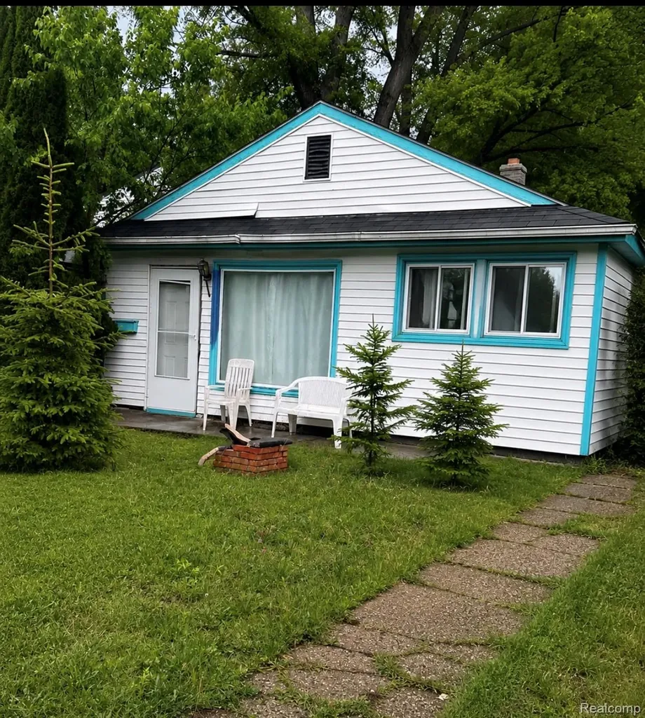18030 Hull Street Detroit City MI 48203