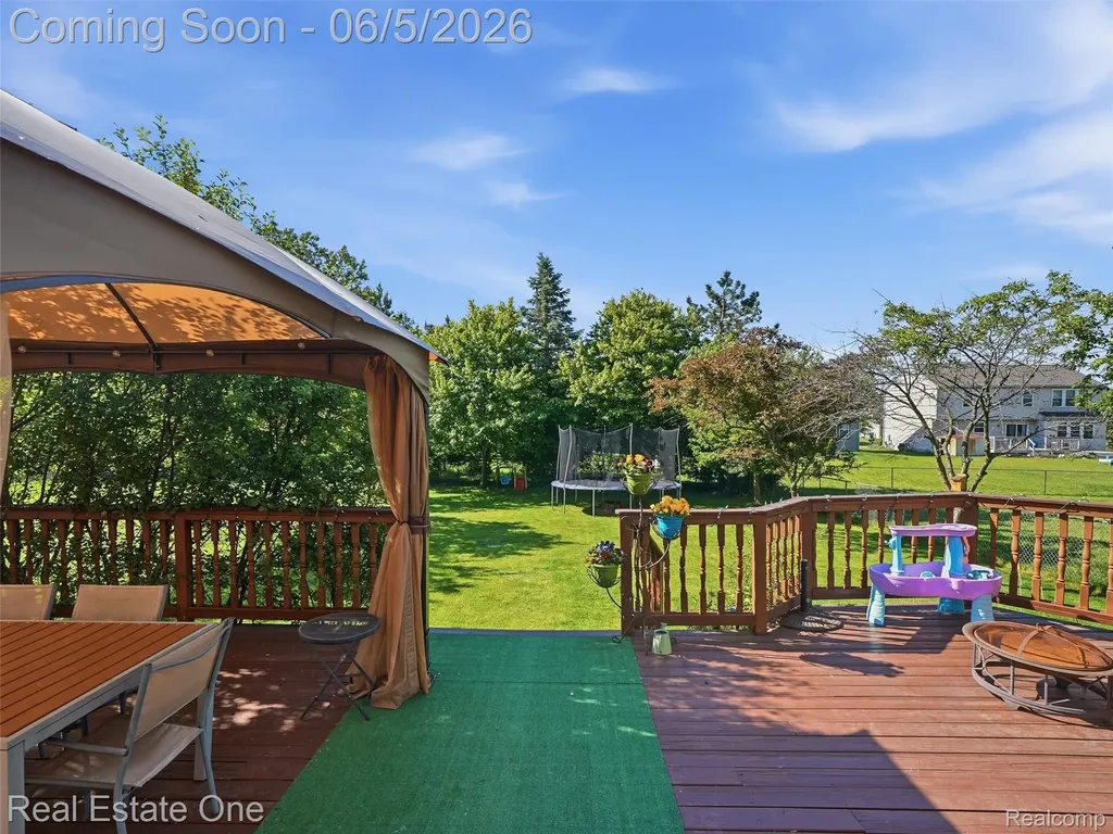 7794 Paint Creek Drive Ypsilanti Charter Township MI 48197