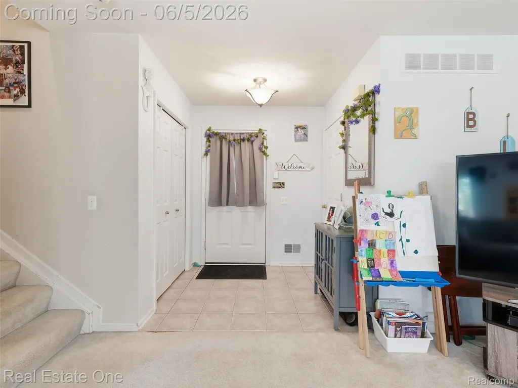 7794 Paint Creek Drive Ypsilanti Charter Township MI 48197