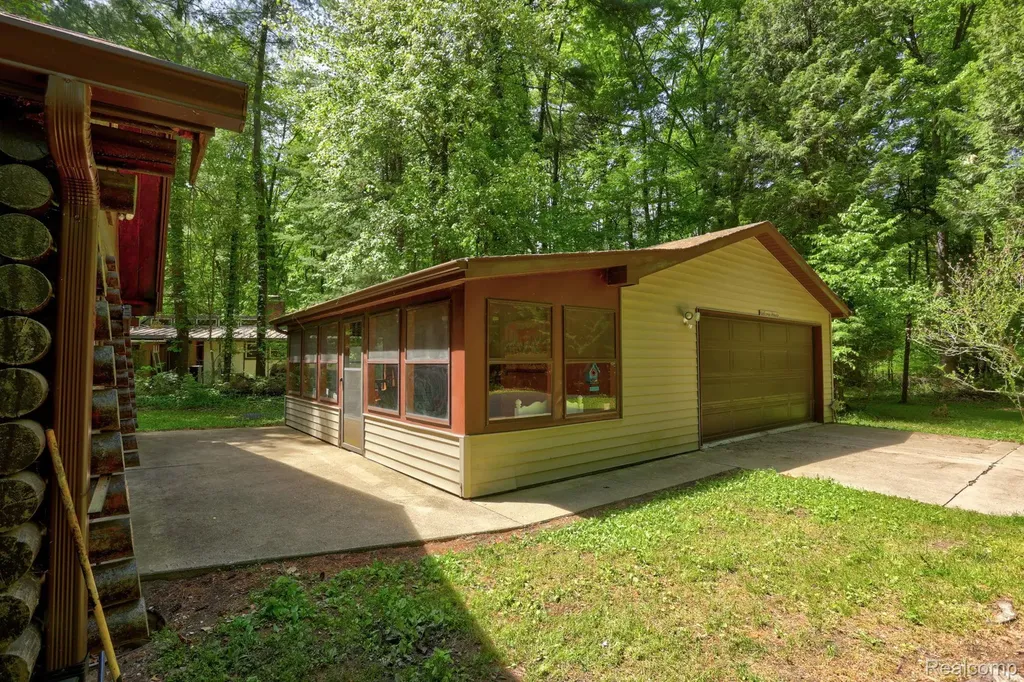 3814 S Towerline Road Bridgeport Charter Township MI 48722