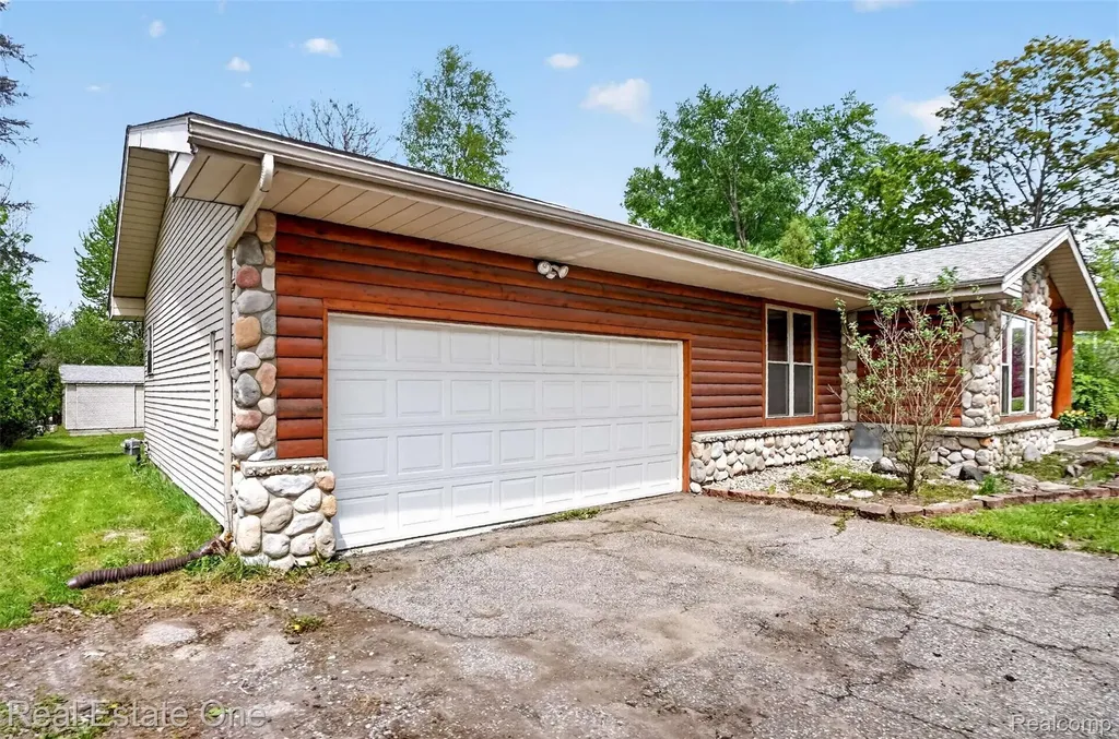 8391 E Court Street Davison Township MI 48423