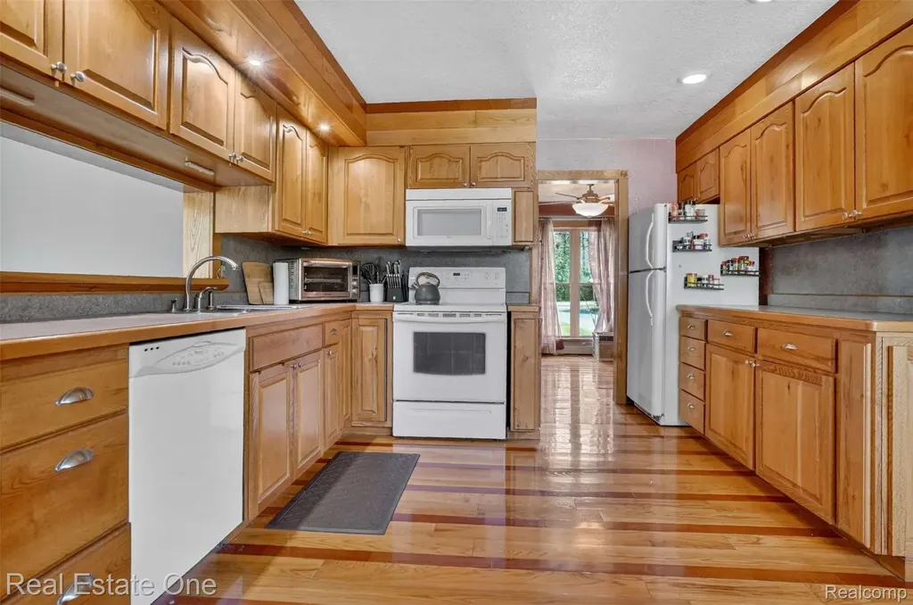 8391 E Court Street Davison Township MI 48423