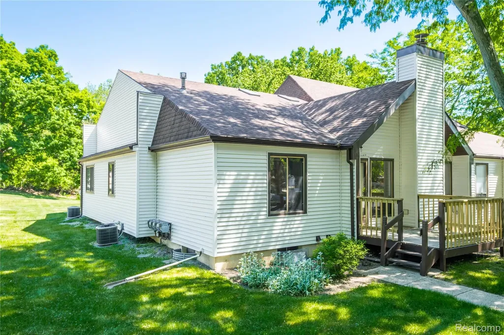 2925 Staten Avenue Lansing City MI 48910