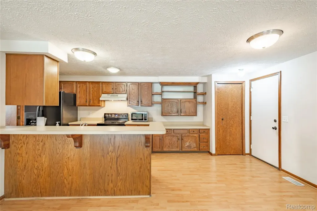 2925 Staten Avenue Lansing City MI 48910