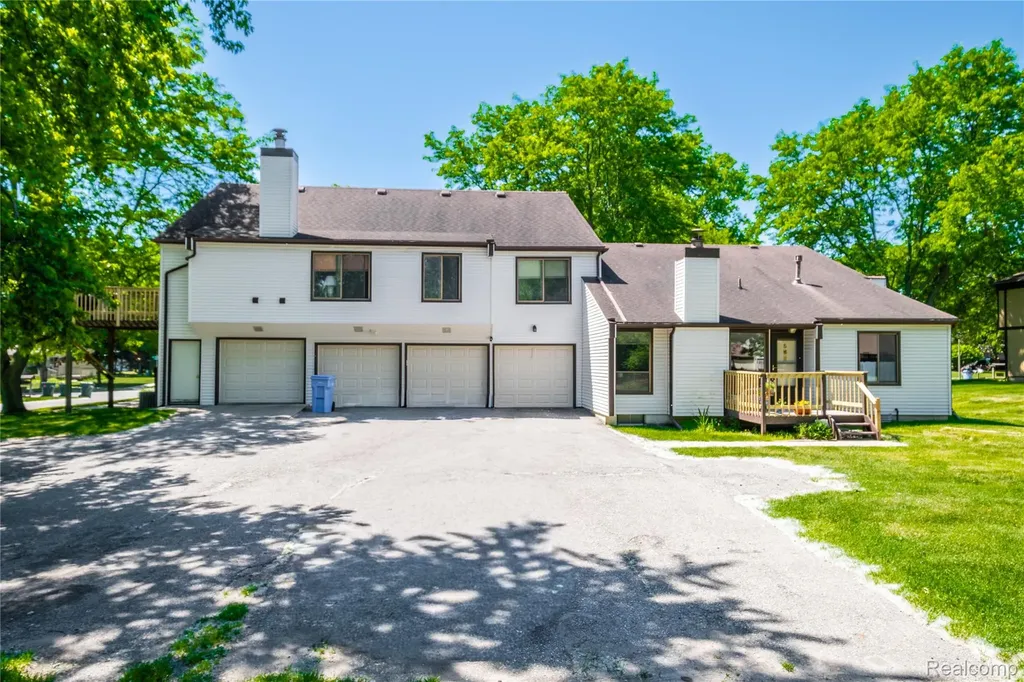2925 Staten Avenue Lansing City MI 48910